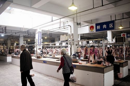 记者调查:宜宾市菜价悬殊原因为何?(图2) 记者调查:宜宾市菜价悬殊原因为何?(图2)