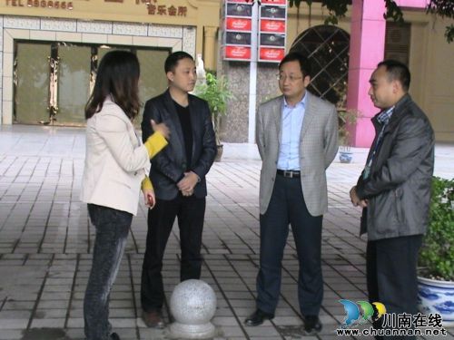 江阳区常务副区长陈廷俊到大山坪街道督查工作(图1) 江阳区常务副区长陈廷俊到大山坪街道督查工作(图1)