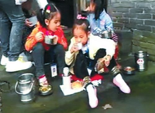 不吃食堂不准校内就餐？泸州江北小学回应质疑(图3)