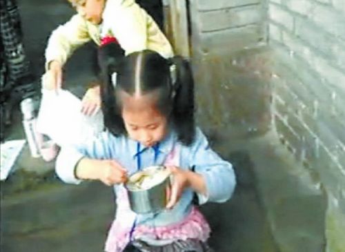 不吃食堂不准校内就餐？泸州江北小学回应质疑(图2)