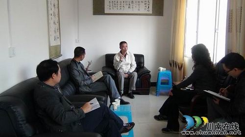 古蔺县政协副主席、统战部部长曾永刚到马嘶乡调研(图2)