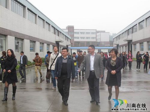 泰安镇:爱心基金就业工程破解"用工荒"与"就业难"(图3) 泰安镇:爱心基金就业工程破解"用工荒"与"就业难"(图3)