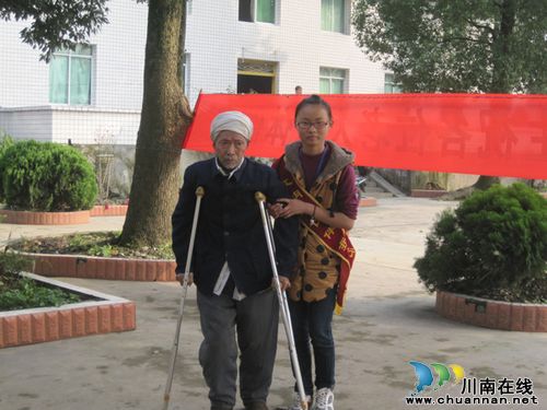 震东乡：敬老爱老&nbsp;弘扬美德(图2)