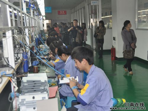 纳溪区“两新”党务干部赴重庆“取经”(图3)