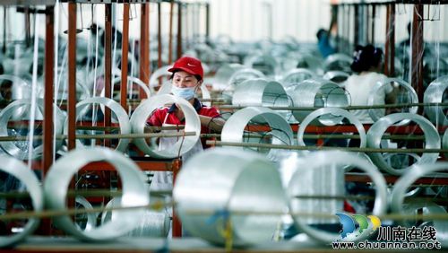 泸县:新型工业化精彩蝶变(图2)