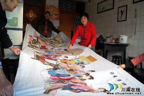 泸州叙永:古稀老人2年绣出巨幅"琴棋书画图"(图3) 泸州叙永:古稀老人2年绣出巨幅"琴棋书画图"(图3)