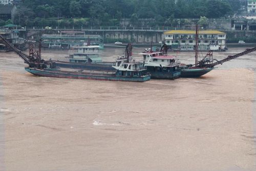 向家坝蓄水后金沙江变清&nbsp;游泳上岸不再满头沙(图1)