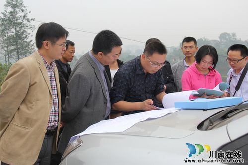 省国土资源厅一行莅临毗卢镇踏勘立项项目(图1)