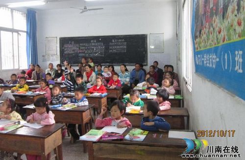 朝阳学校：教学开放周活动搭建家校沟通平台(图2)