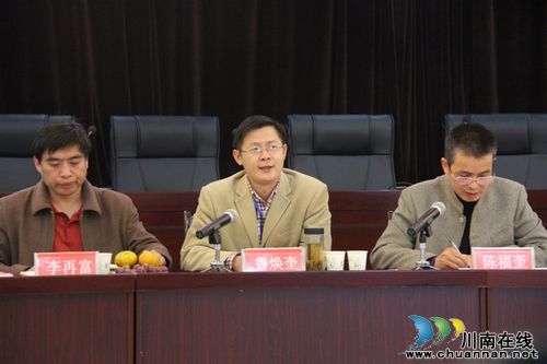 毗卢镇：召开退休干部2012年重阳节座谈会(图2)