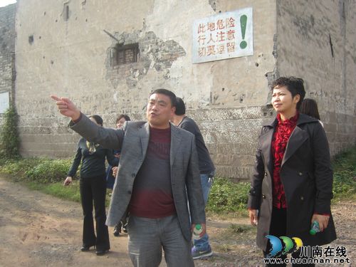 泸县县委副书记孙海燕到方洞镇调研农村工作(图1) 泸县县委副书记孙海燕到方洞镇调研农村工作(图1)