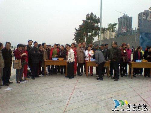 长兴镇:新农保让老人晚年多了一份保障(图1) 长兴镇:新农保让老人晚年多了一份保障(图1)