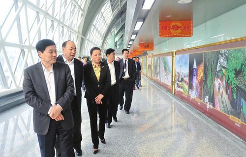"醉美泸州"摄影图展 亮相双流国际机场(图1) "醉美泸州"摄影图展 亮相双流国际机场(图1)