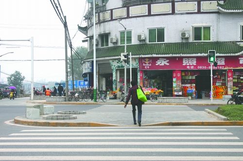 “踩花大道”变缓脚平台(图1) “踩花大道”变缓脚平台(图1)