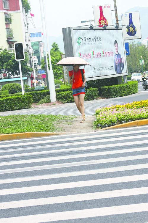 “踩花大道”变缓脚平台(图2) “踩花大道”变缓脚平台(图2)