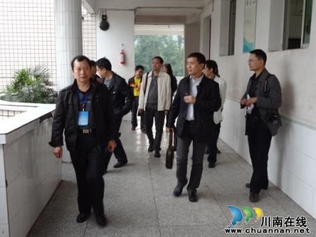 合江石佛小学迎接泸州市环境优美示范学校评估检查(图1) 合江石佛小学迎接泸州市环境优美示范学校评估检查(图1)
