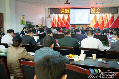 江阳区委书记朱华调研通滩镇规划发展与项目建设工作(图3)