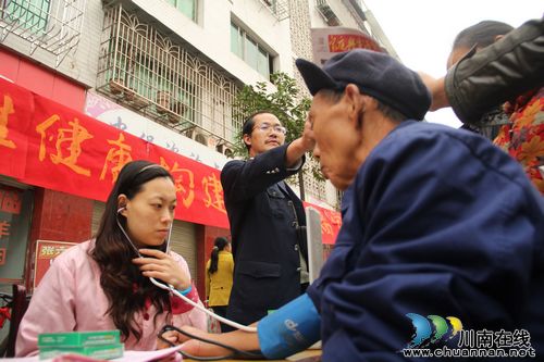 龙车镇:深入宣传,增进男性健康意识(图1) 龙车镇:深入宣传,增进男性健康意识(图1)