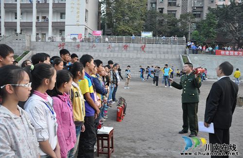 合江5000师生共学消防知识&nbsp;拉开"119"宣传周序幕(图2)