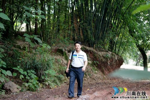 刘传福:执著叩开追梦道上的新闻之花(图2)