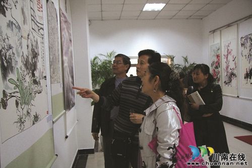 江阳区：唱好主旋律，献礼十八大(图1)