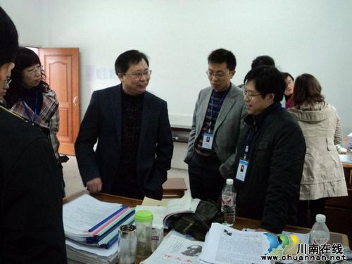 助力课改&nbsp;宜宾县30名骨干教师送教下乡(图2)