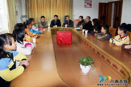 金秋助学暖人心&nbsp;通滩镇积极行动(图1)