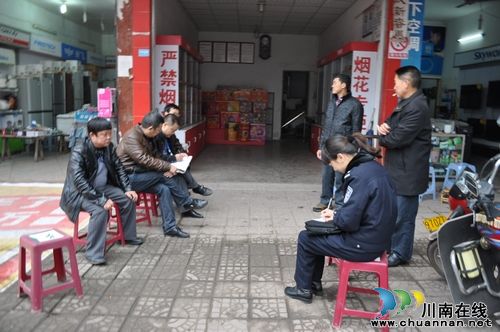 马岭镇：拉网检查烟花爆竹销售场所(图1)