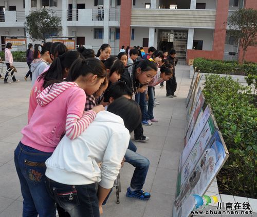泸县云锦镇：法制宣传进校园警校共建保平安(图2)