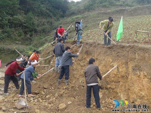丹桂镇:仙寺村村民变冬闲为冬忙(图2) 丹桂镇:仙寺村村民变冬闲为冬忙(图2)