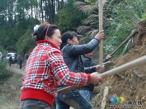 丹桂镇:仙寺村村民变冬闲为冬忙(图3) 丹桂镇:仙寺村村民变冬闲为冬忙(图3)