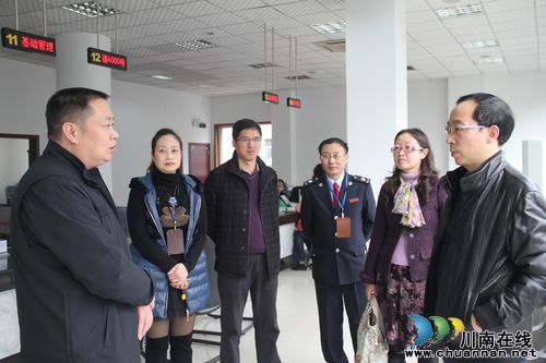 泸州市国税局副局长王世杰到龙马潭区检查指导工作(图1) 泸州市国税局副局长王世杰到龙马潭区检查指导工作(图1)