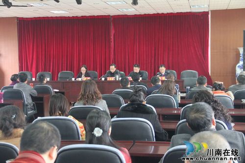 泸州市国税局副局长王世杰到龙马潭区检查指导工作(图2) 泸州市国税局副局长王世杰到龙马潭区检查指导工作(图2)