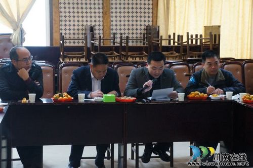 立石镇:县镇人大代表、政协委员深入一线调研(图2) 立石镇:县镇人大代表、政协委员深入一线调研(图2)