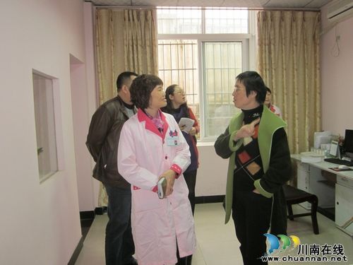 省专家组来纳溪指导孕前优生健康检查工作(图1)