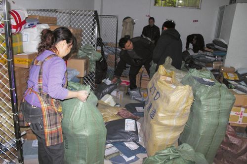 快件“爆仓”人均派件量日超150件(图1)