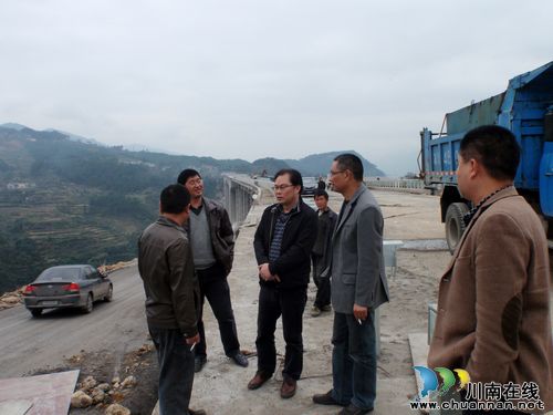 泸州市安监局副局长周宇率队暗查叙永县安全工作(图2)