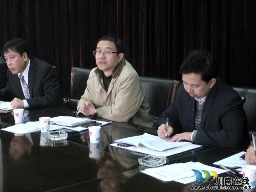 泸县教育局为泸县二中高三教学把脉(图2) 泸县教育局为泸县二中高三教学把脉(图2)