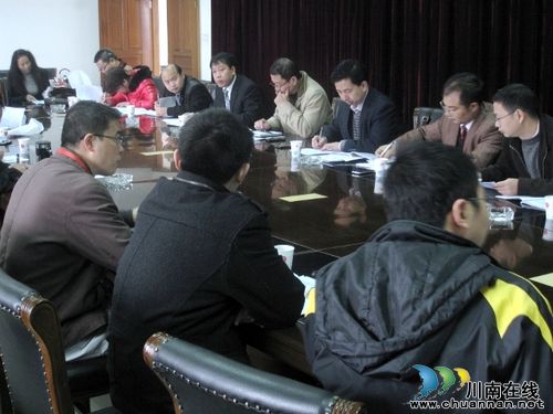 泸县教育局为泸县二中高三教学把脉(图1) 泸县教育局为泸县二中高三教学把脉(图1)