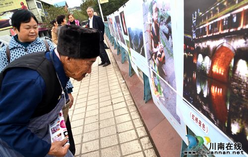 泸州市纳溪区举办诗书画摄影展&nbsp;喜庆十八大(图2)