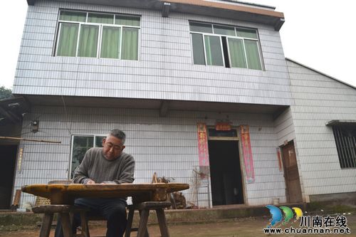 老农石少成的幸福生活——纳溪惠民政策暖民心(图1)