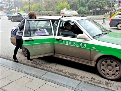 坐出租车&nbsp;"拼"还是"不拼"?(图1)