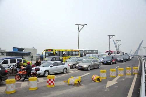 缓解交通压力 泸州拟在长、沱两江新建5座大桥(图1) 缓解交通压力 泸州拟在长、沱两江新建5座大桥(图1)