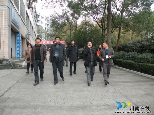 泸州宜宾两地教育经验交流&nbsp;促进两地教育发展(图1)