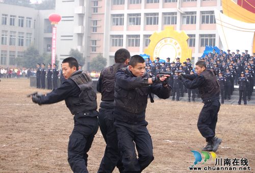 泸州市第15届"忠山之秋"校园文化艺术节开幕(图16) 泸州市第15届"忠山之秋"校园文化艺术节开幕(图16)