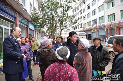 长航泸州公安民警进工厂下农村调研(图2)