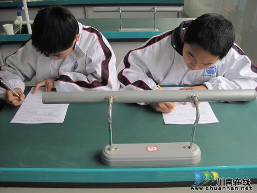 泸州市实验"三开"检查组莅临城北学校检查工作(图1)