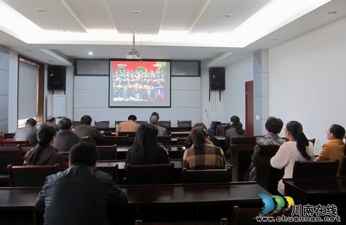 邻玉街道：掀起十八大宣传学习热潮(图1)
