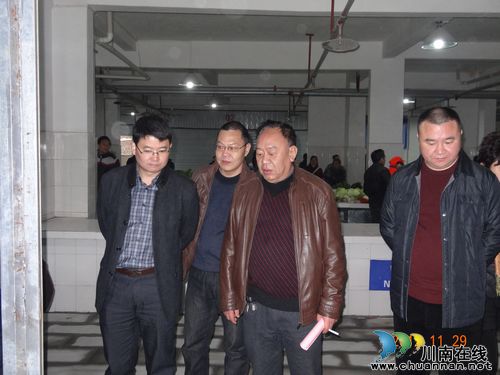搞好民生“菜篮子”——古蔺凤凰城农贸市场隆重开业(图2)