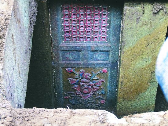 宜宾：公园大修&nbsp;明代古墓见光(图1)